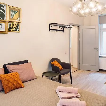 Morrison Apartment/15 Guests/7Bedrooms/Riga Old Town Esterno foto