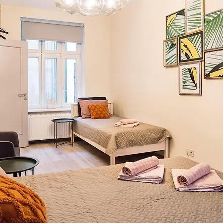 Morrison Apartment/15 Guests/7Bedrooms/Riga Old Town Esterno foto